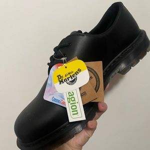 Dr Marrens Airwair Shoes Brand new size 14